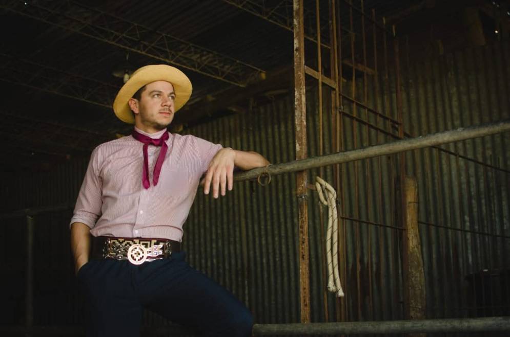 Dominguez, conocido por conducir eventos populares.