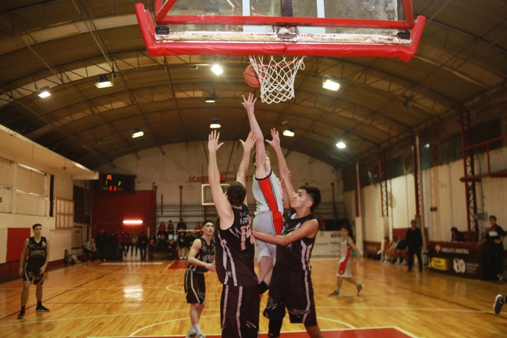 El "Granate" se llev&oacute; el triunfo del Ar&iacute;n.