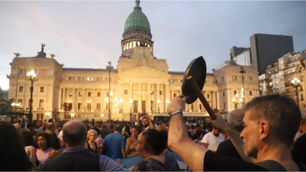 La estafa $Libra y la agresi&oacute;n al diputado Manes motivan el reclamo.