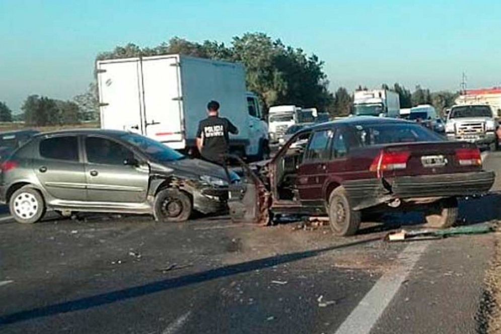 Triple choque en la Autopista Ezeiza-Ca&ntilde;uelas