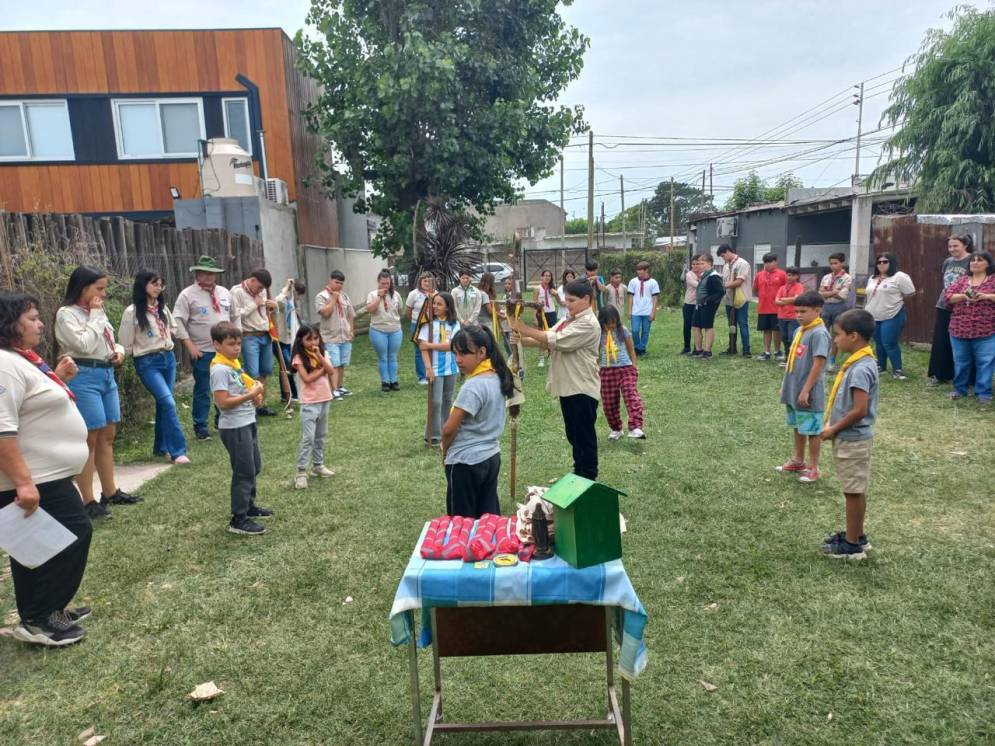 Parte del grupo que se reune en Ca&ntilde;uelas.