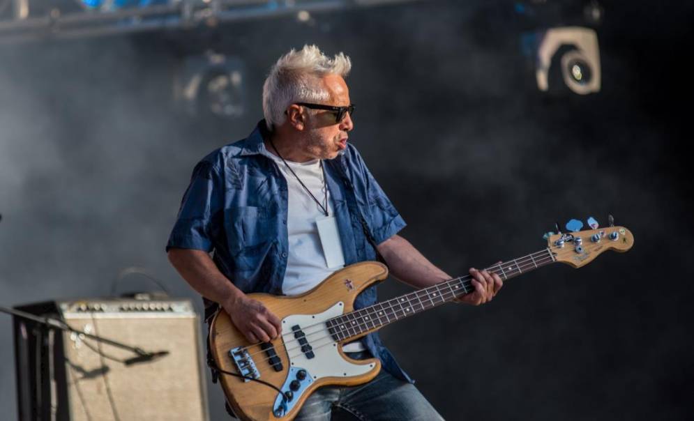 Se sube al escenario de "Juana", con cl&aacute;sicos de la banda de El Palomar.