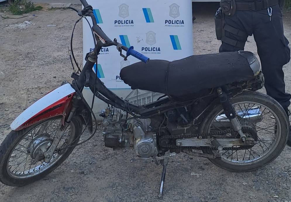La moto secuestrada por el grupo t&aacute;ctico operativo de la Comisar&iacute;a N&deg;1.