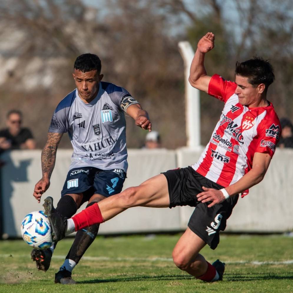 Ariel Iba&ntilde;ez presionando la salida. (Foto: David Nieva - @davidnieva95). 