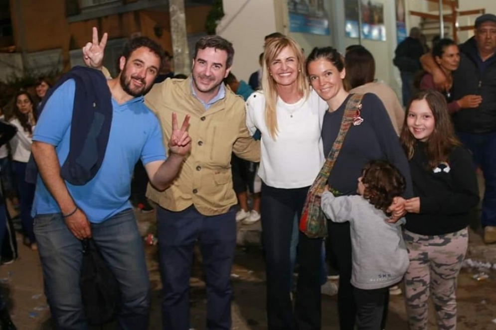 Demicheli, a la derecha de Fassi, el d&iacute;a de las elecciones. 