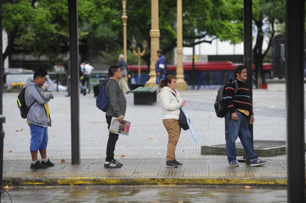 Los pasajeros en las paradas.
