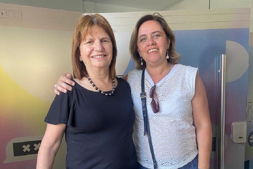 La legisladora Blasco (der.) junto a la ex ministra y presidenta del PRO, Patricia Bullrich.
