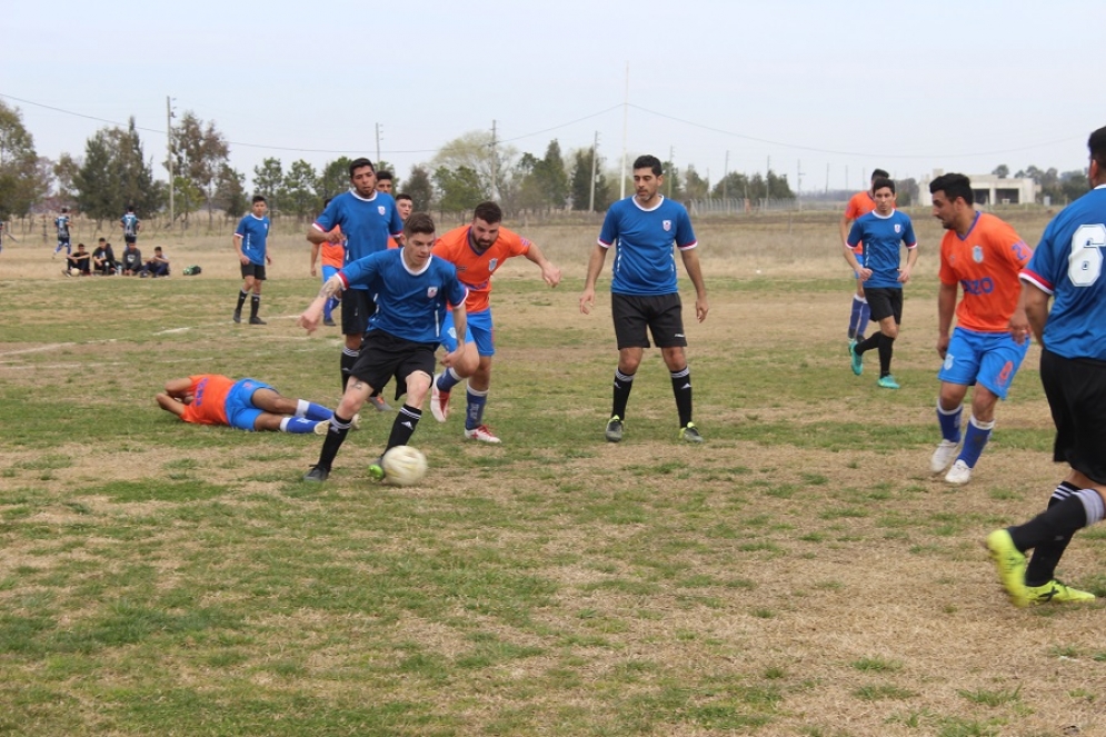 "Los Trabajadores" bajaron a la "AKD".