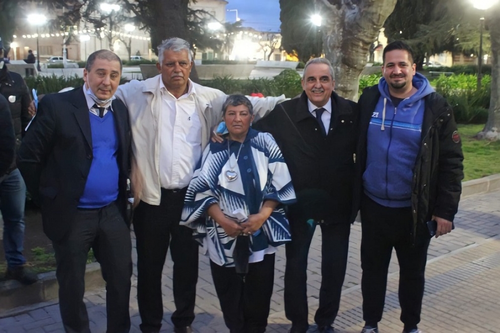 En la tarde del lunes, el ex funcionario de los gobiernos de N&eacute;stor y Cristina Kirchner hizo un alto en la Plaza San Mart&iacute;n junto a figuras locales y provinciales de "Principios y Valores".