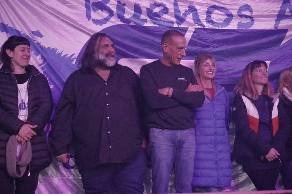 Los organizadores rescataron la convocatoria, hubo m&aacute;s de 400 personas.