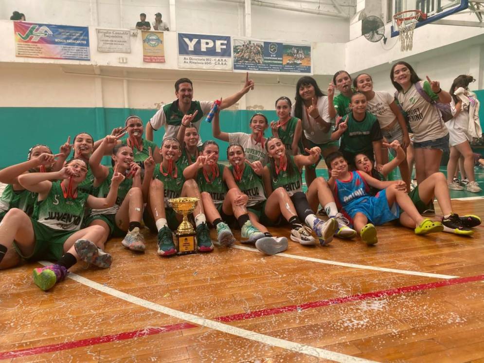 &iexcl;Festej&oacute; total del plantel tras la conquista!