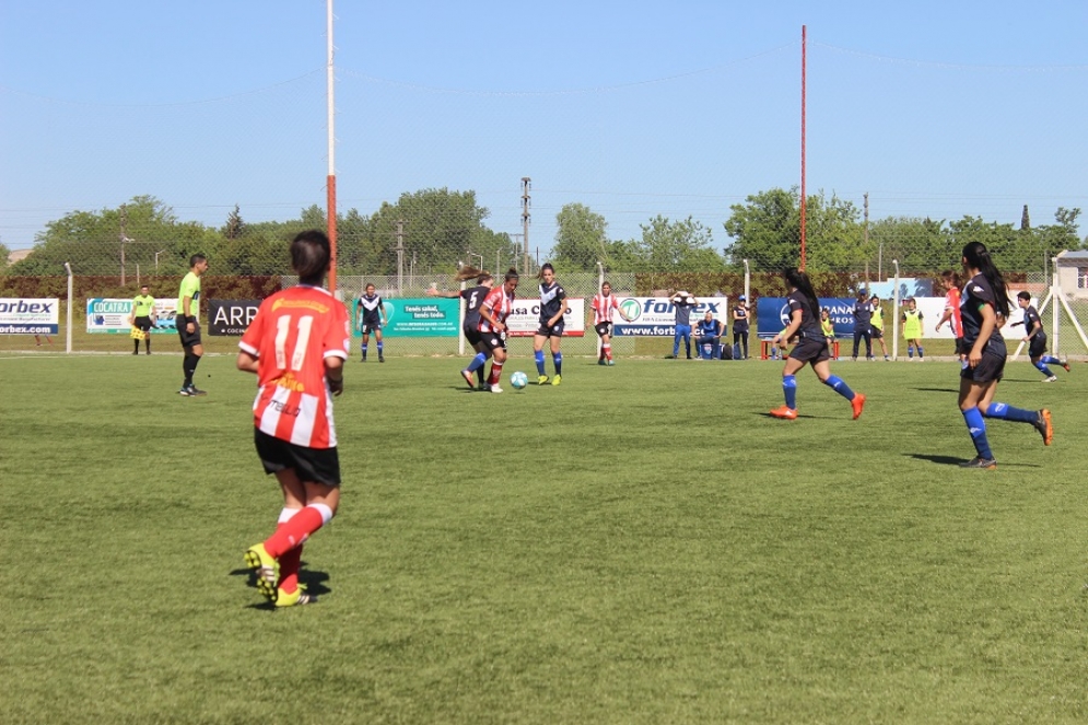 F&uacute;tbol Femenino: "Jugamos de igual a igual"