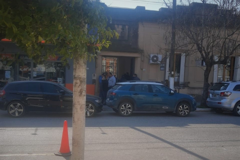 El tr&aacute;nsito se encuentra cortado en Rivadavia y Del Carmen y en Libertad y 25 de Mayo.