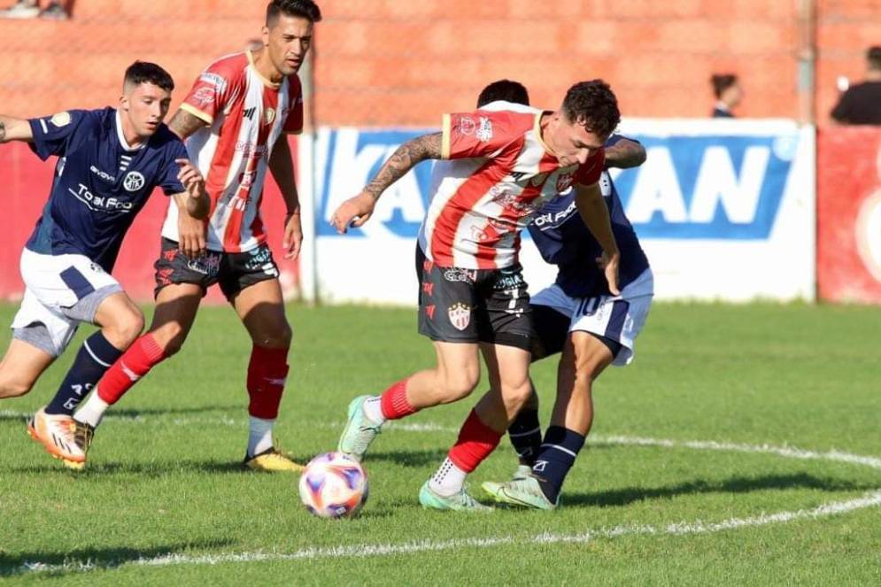 Nahuel Guerrero marc&oacute; la zona derecha.