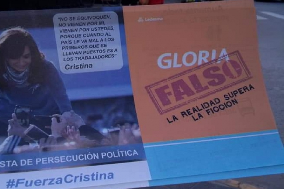 Los volantes que distribuyeron en Ca&ntilde;uelas.