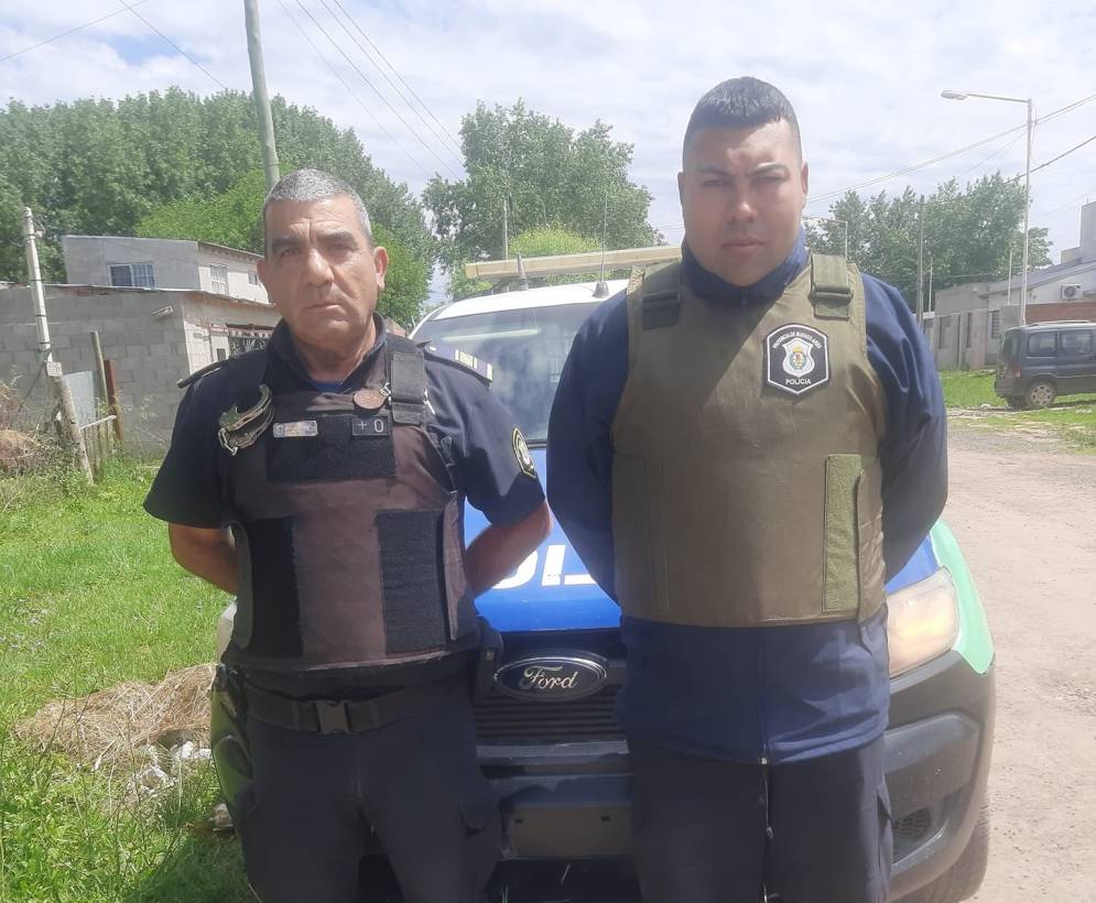 El Capit&aacute;n Sansone y el oficial Cuellar, los h&eacute;roes de Luciano.