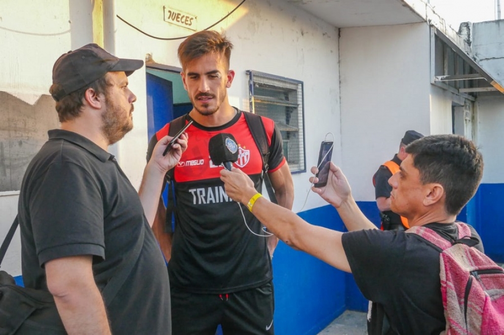 De Telleria reemplaz&oacute; al suspendido Brambatti en el arco albirrojo.