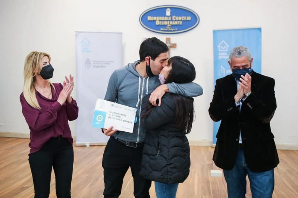 Tambien particip&oacute; el Secretario de H&aacute;bitat, Santiago Maggiotti, y los principales candidatos del Frente de Todos local.