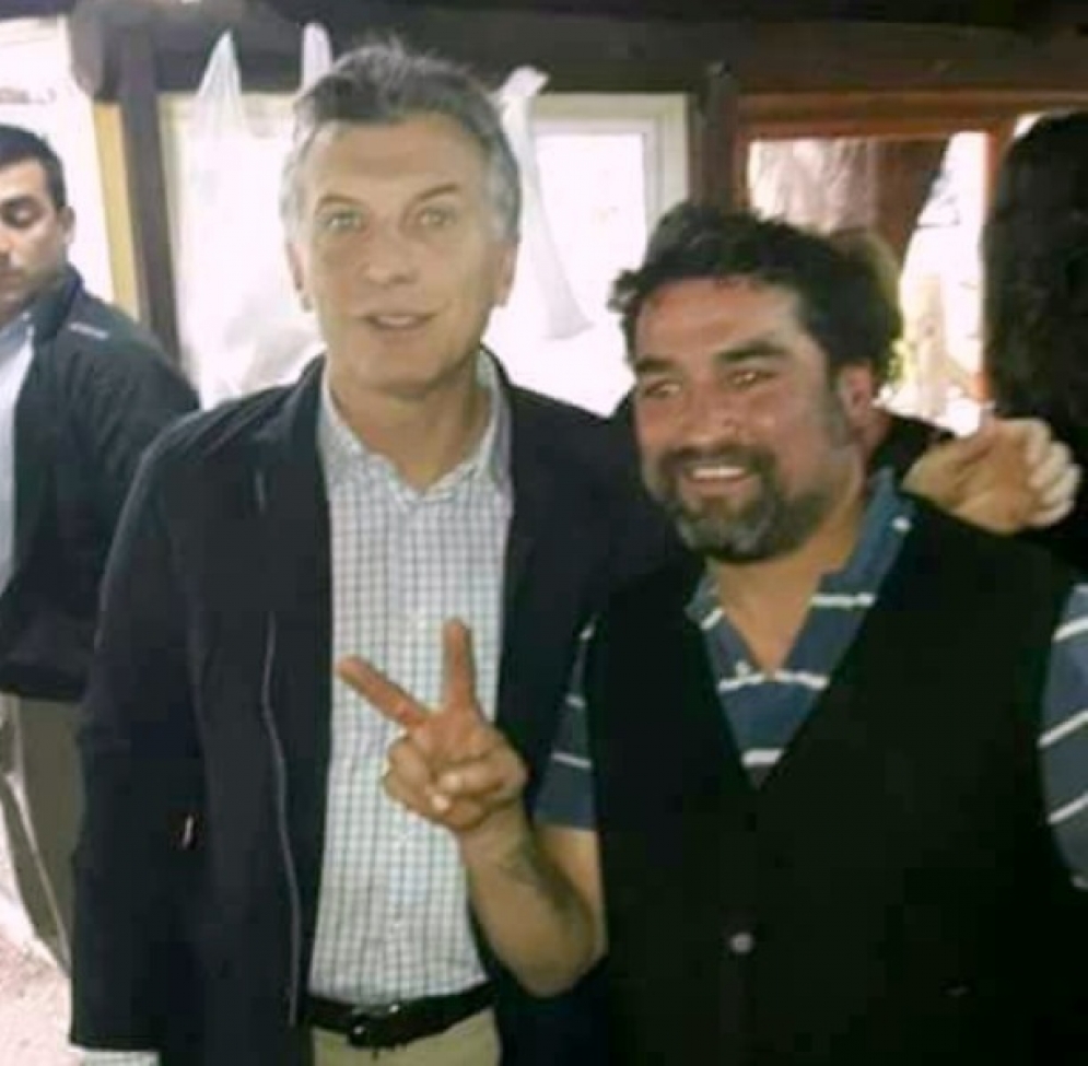 Un ca&ntilde;uelense hizo la &ldquo;V&rdquo; de la victoria en las narices de Macri