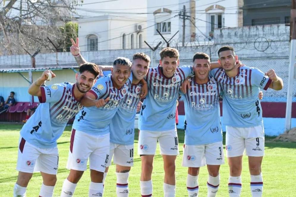 Una foto recurrente: el festejo del rival ante un h&iacute;brido&nbsp;Ca&ntilde;uelas.