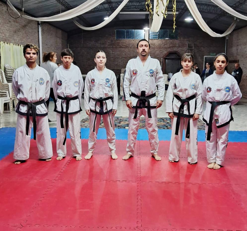 Casta&ntilde;eda (de bigotes) adelant&oacute; lo que se viene.