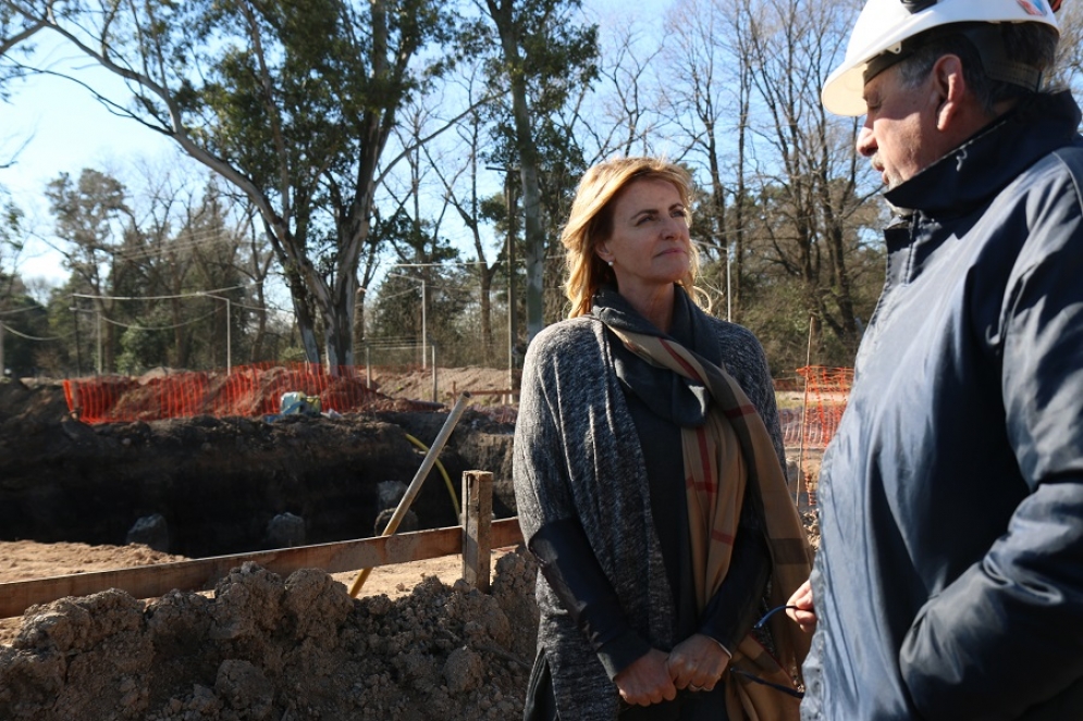 La intendenta Fassi en las obras de gas y agua en M&aacute;ximo Paz