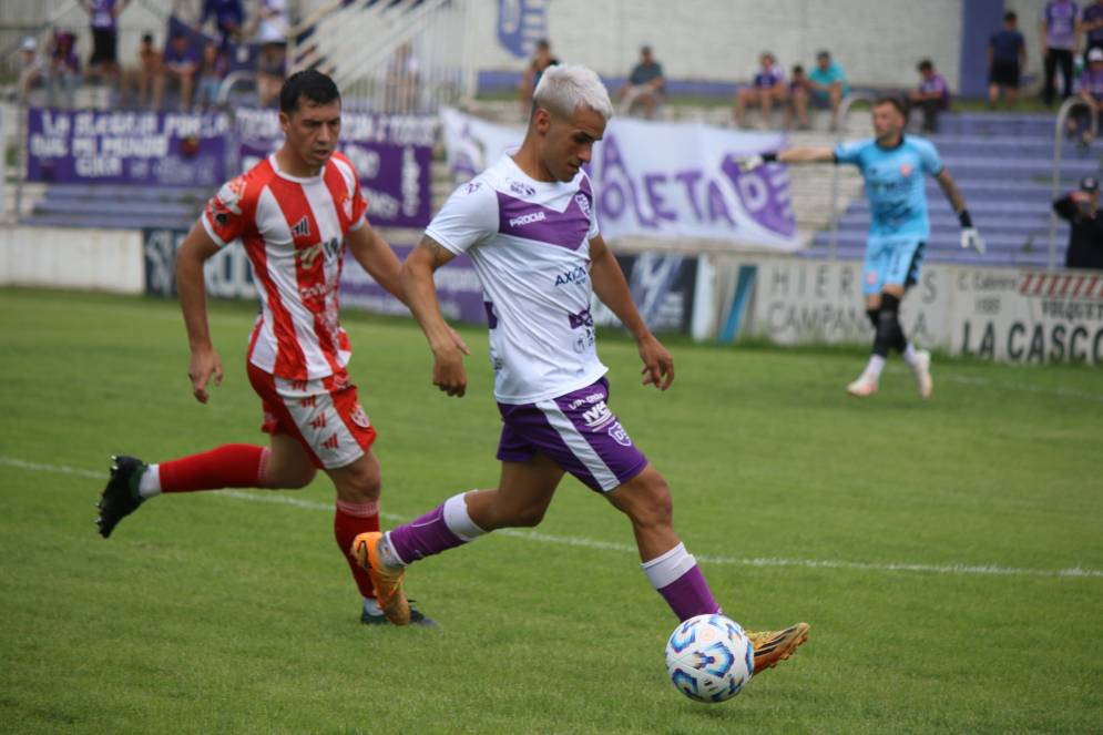 Sellechia le dio dos mazazos a CFC. / Foto: Prensa Villa D&aacute;lmine. 