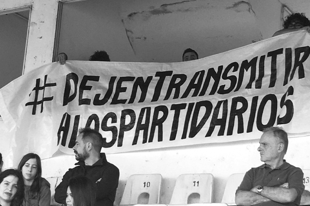 Los periodistas se hacen escuchar en cada una de las canchas del ascenso. 
