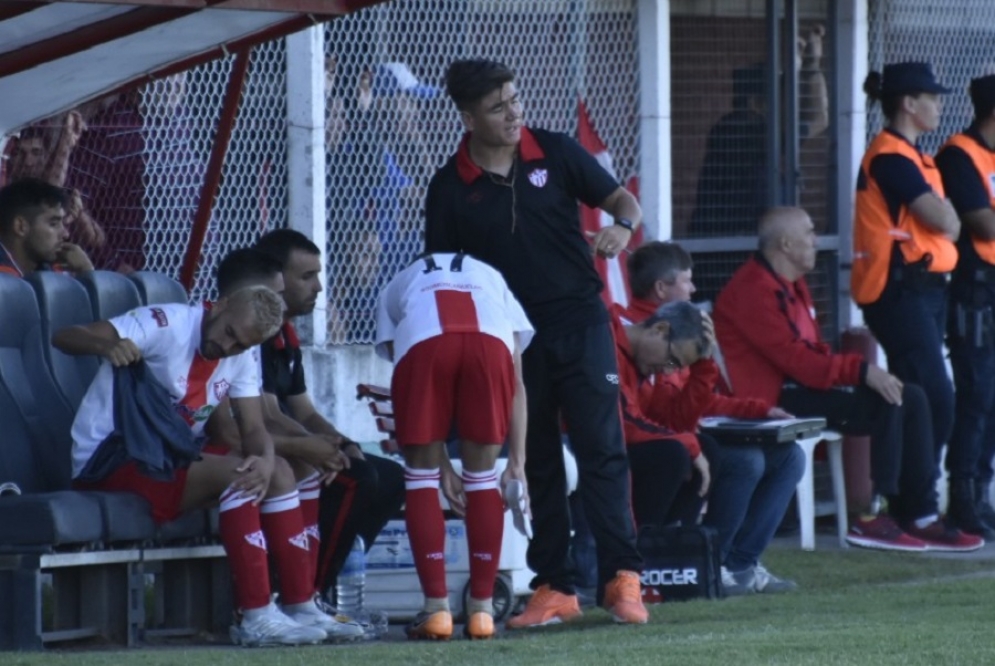 Nicol&aacute;s I&ntilde;iguez dando indicaciones. /Foto: Jonathan Arga&ntilde;araz. 