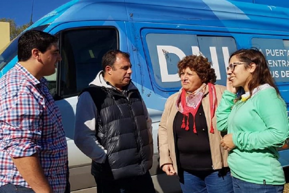 Los "popes" boinas blancas potencian a Iturmendi.