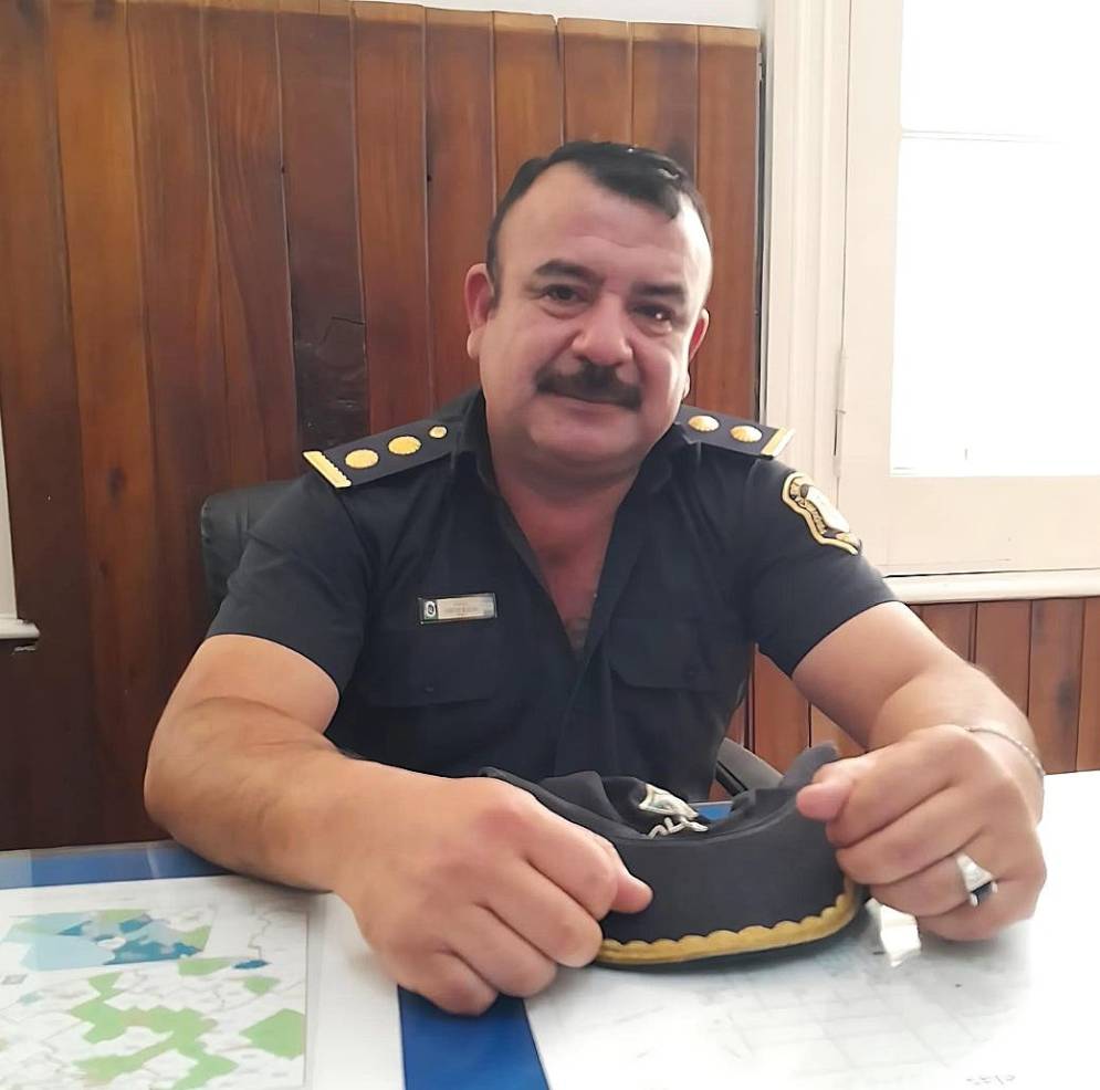 Rol&oacute;n, el nuevo comisario, en su despacho de Avenida Libertad.