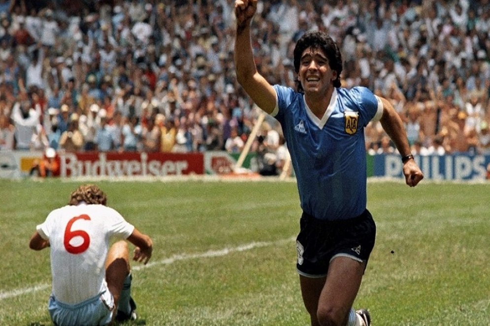 Maradona festejando uno de sus goles contra Inglaterra en M&eacute;xico 86. 