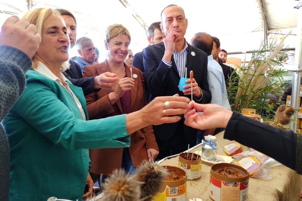 M&aacute;s de 40 productores de la provincia y otras localidades del pa&iacute;s est&aacute;n presentes en el Pabell&oacute;n del Dulce de Leche.