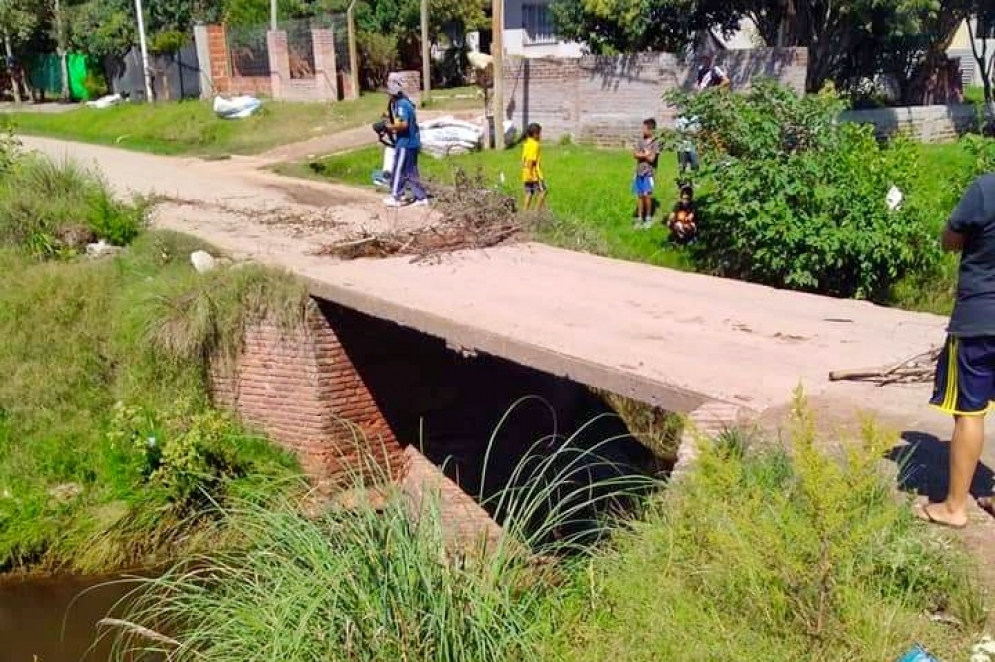Los vecinos est&aacute;n preocupados por un posible derrumbe total.