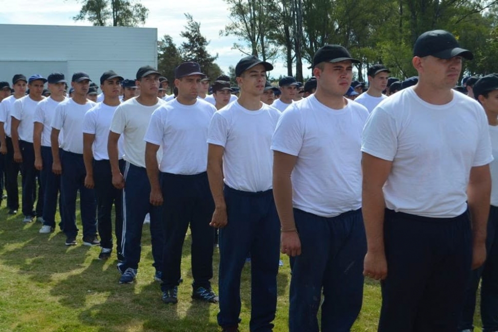 Los cadetes comenzar&iacute;an a cursar, como tarde, en abril.