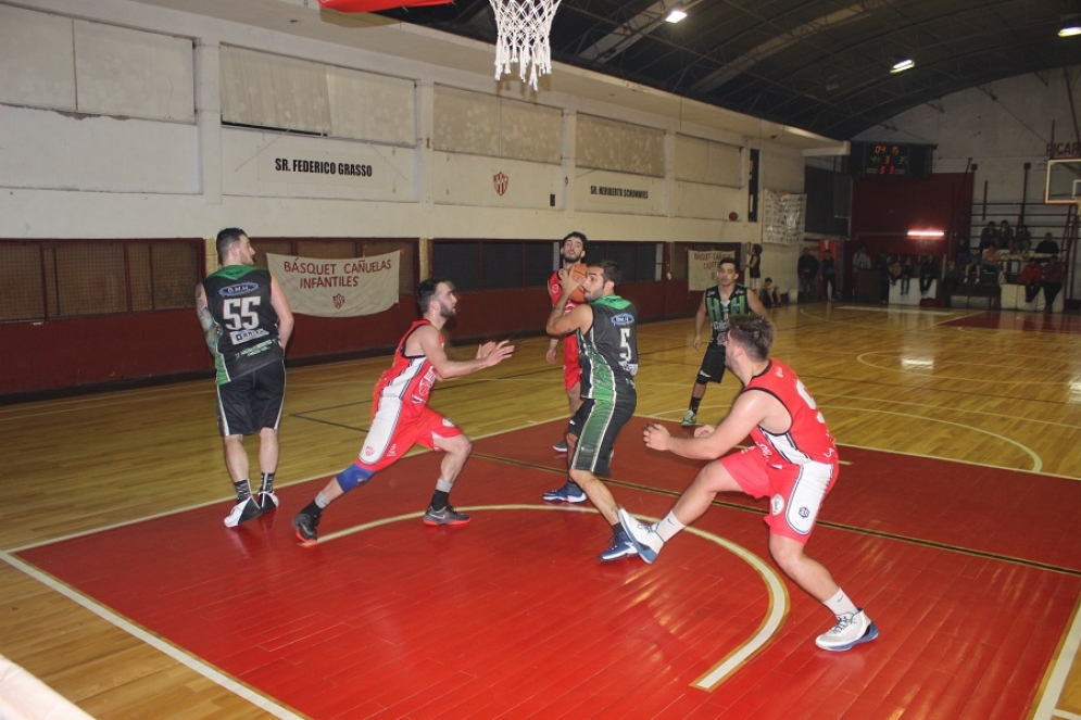 Ca&ntilde;uelas le gan&oacute; 71-61 a Nueva Chicago