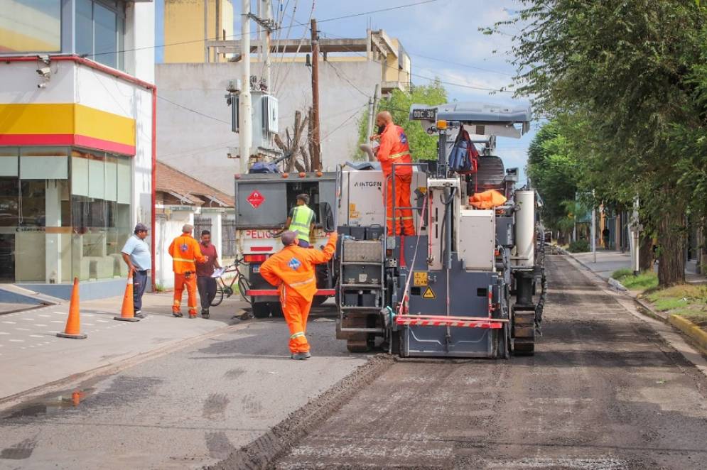 El transito est&aacute; parcialmente interrumpido. 