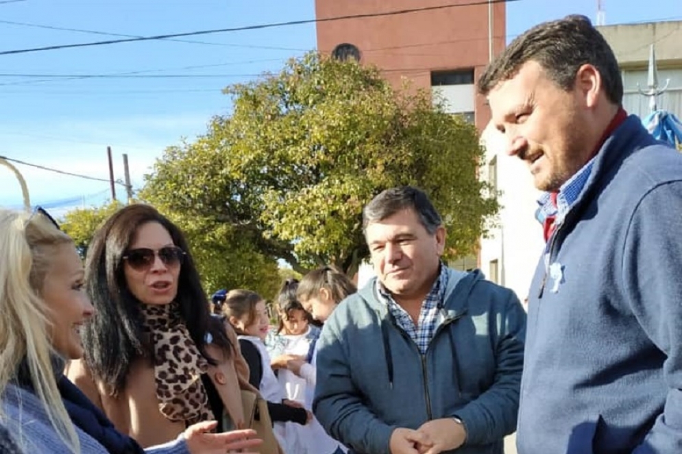 Recalt junto Mac Goey, Iozzolino y Corbalan en el acto del 25 de mayo. 