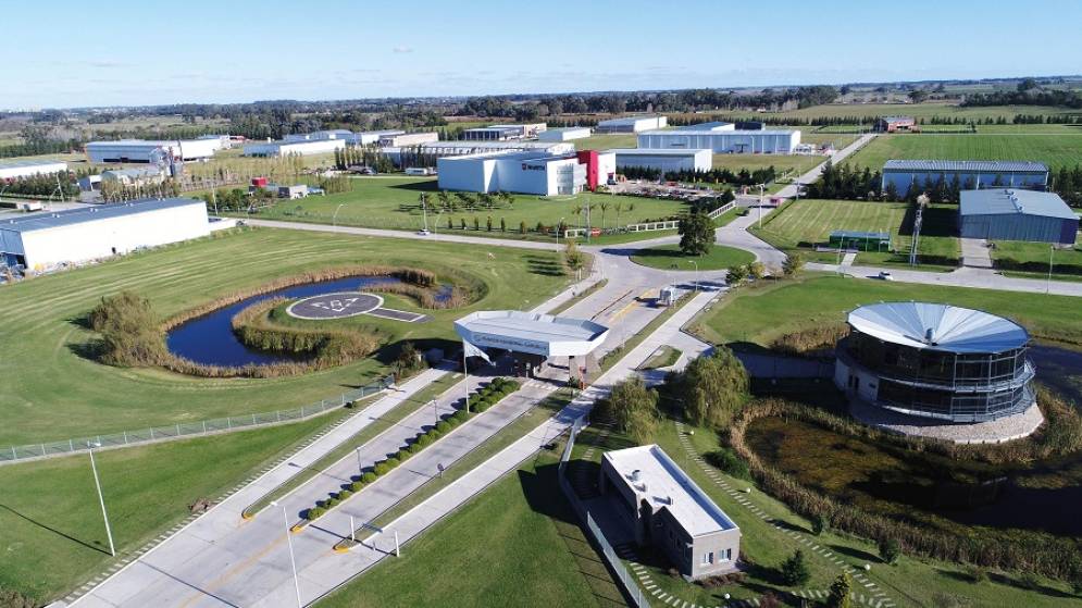 Parque Industrial de Ca&ntilde;uelas.