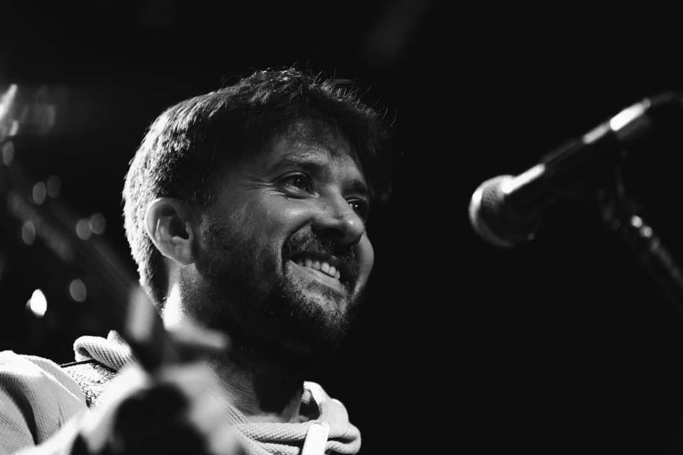 Carabel en una toma artistica.