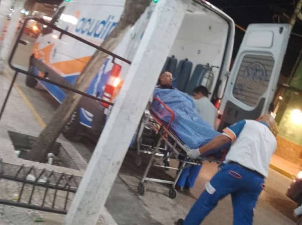 Valent&iacute;n siendo derivado a una cl&iacute;nica de San Justo.