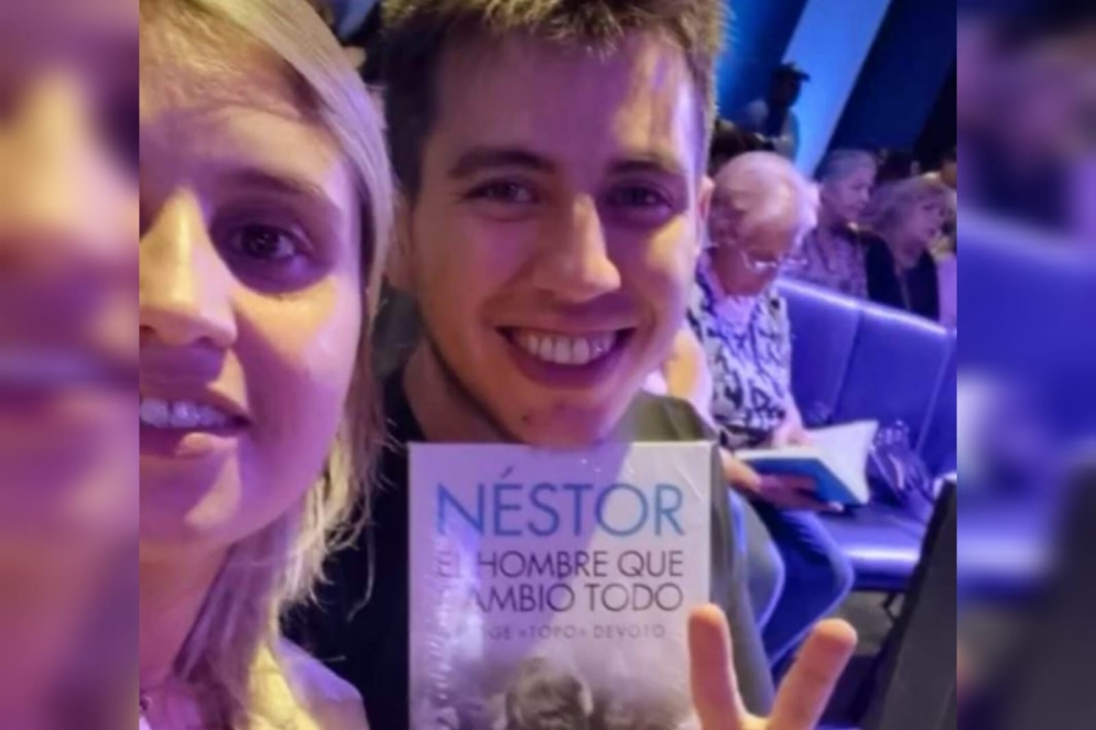 "Danita" integr&oacute; la lista de la oposici&oacute;n en varias ocasiones. Se sac&oacute; una "selfie casual" con un amigo en el acto peronista.