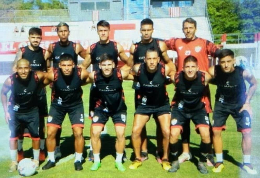 El duelo con el combinado de la Liga Lobense de F&uacute;tbol se disput&oacute; en el Ar&iacute;n. Ph: Javi Morales.