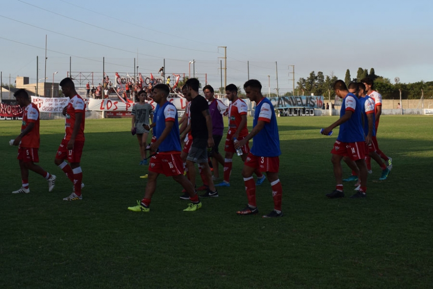 Campodonico carg&oacute; fuerte contra algunos de sus jugadores