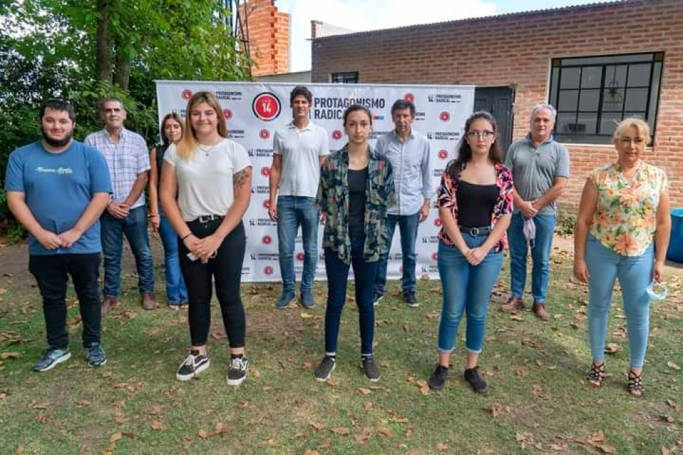 P&eacute;rez Armari (al fondo a la izquierda), en la misma l&iacute;nea que Losteau, Posse y Rizzi.