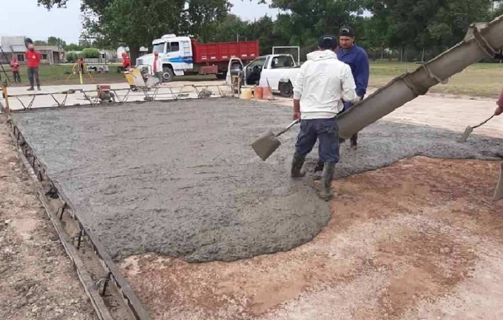 En la zona se construye un play&oacute;n comunitario.