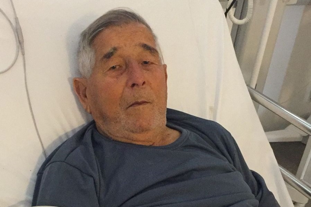 Carlos requiere un ex&aacute;men con car&aacute;cter de urgencia. 