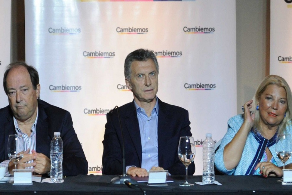 Ernesto Sanz, Mauricio Macri y Elisa Carri&oacute;, los fundadores de Cambiemos. 