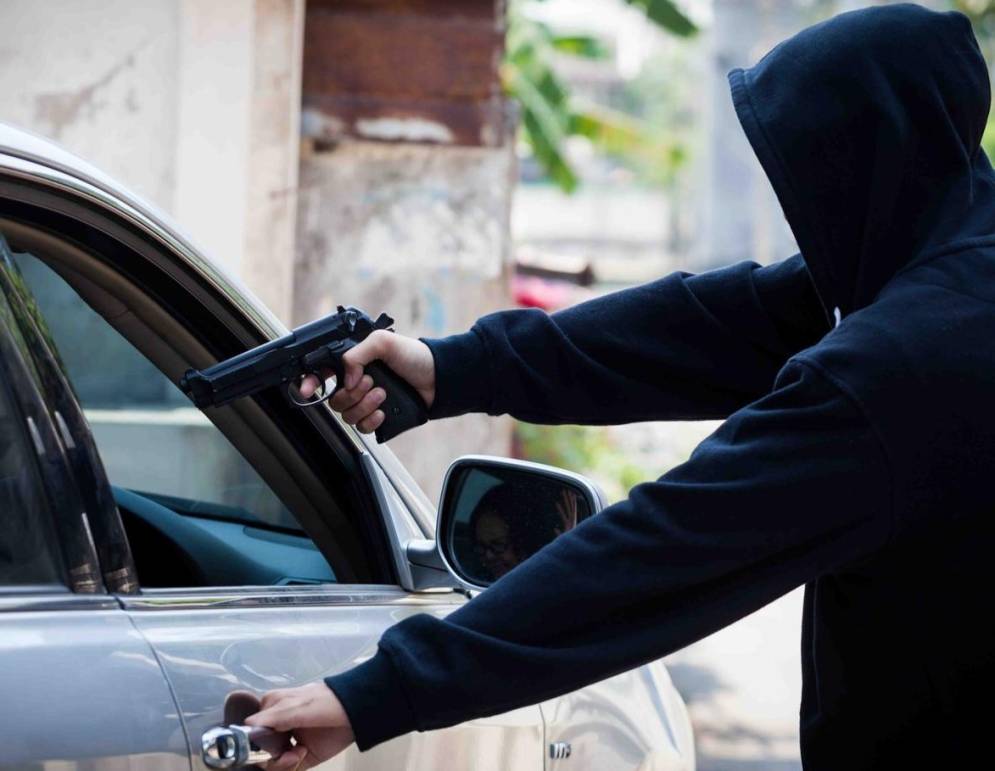 El detenido est&aacute; siendo investigado por otros robos similares en Ca&ntilde;uelas. 