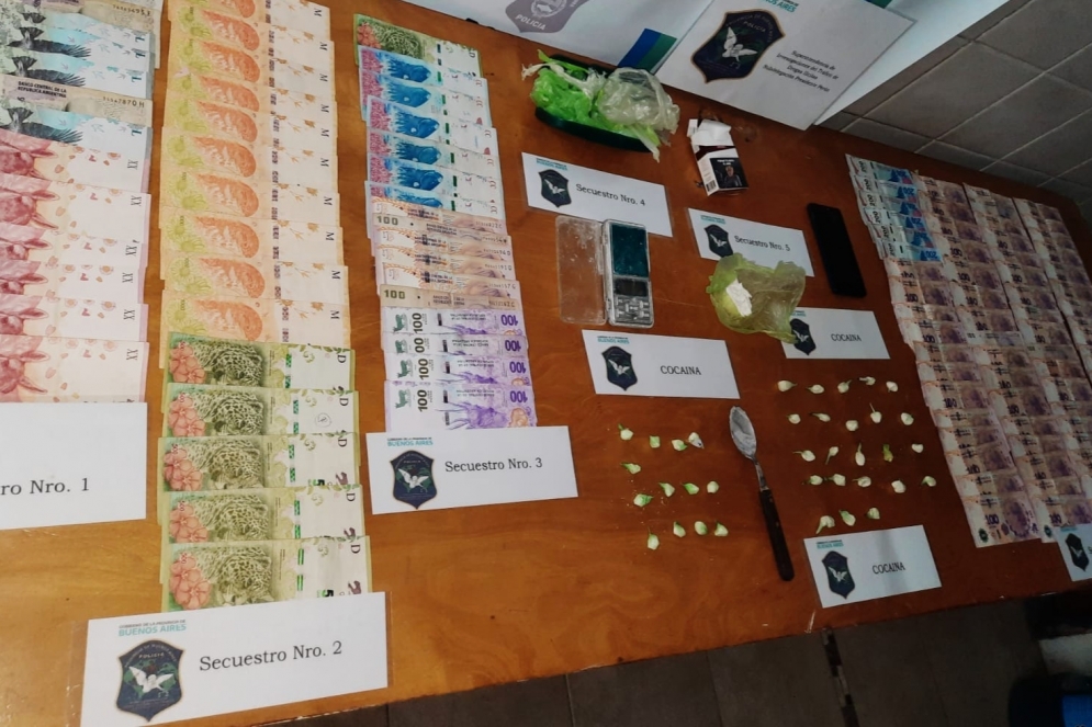 Droga, dinero y balanza de precisi&oacute;n.